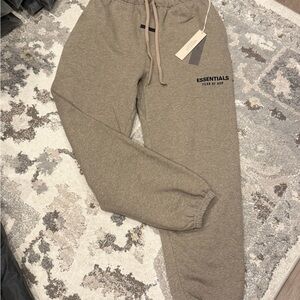 Fear of God HEATHER GRAY Essentials sweatpants size XS with tag and original bag